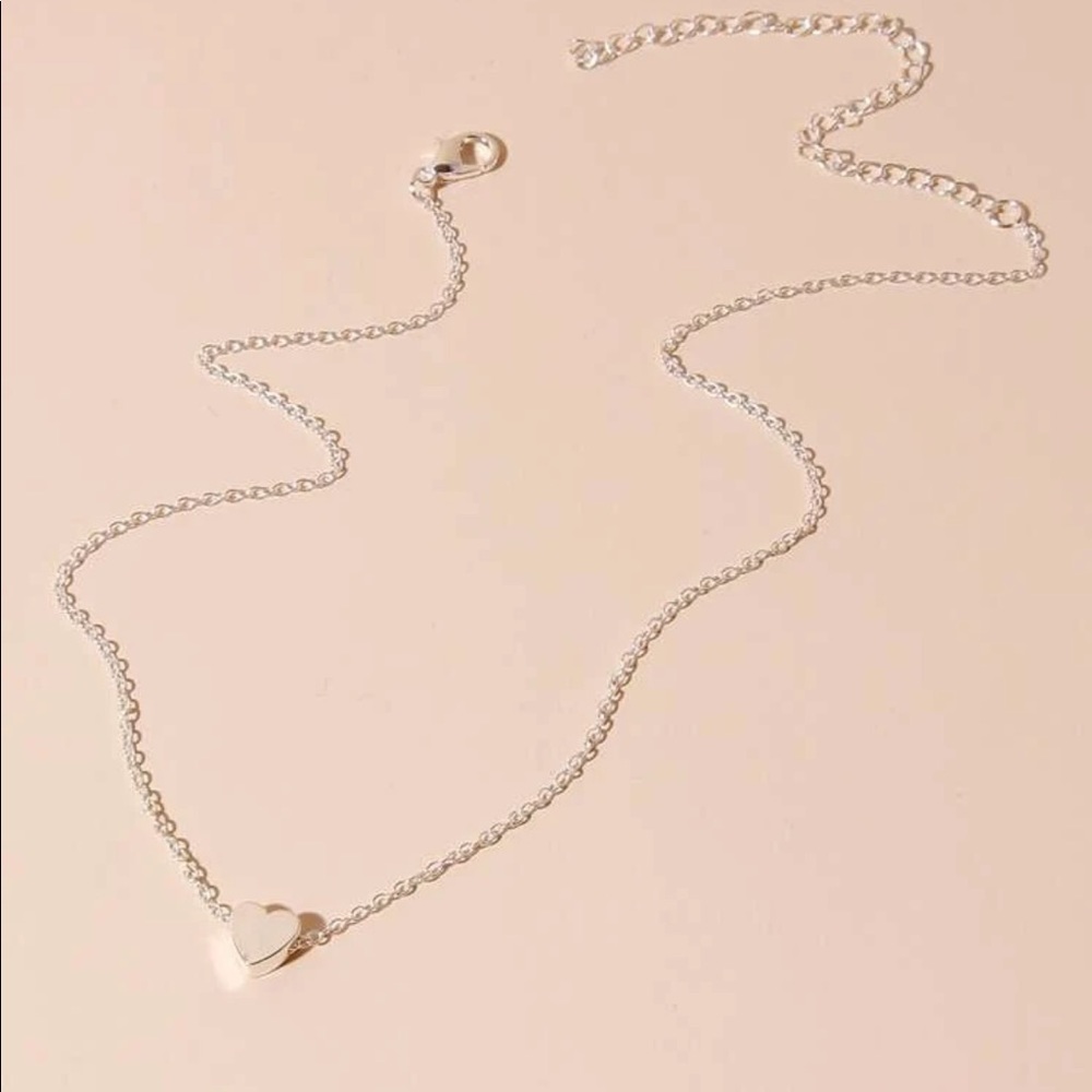 • Melanie • Simple Heart Necklace - Picture 2 of 4